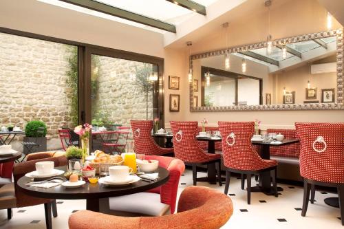 Hotel Des Comédies - Prime Location and Accessibility