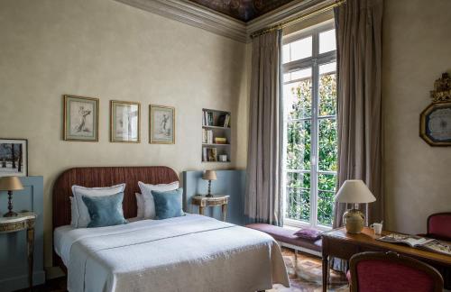 Hotel Des Saints Pères - Spirit of France - Points About Your Stay