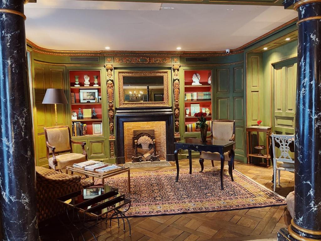 Hotel Du Vieux Marais - Guest Ratings and Reviews