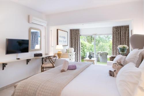 Hotel Font Mourier - Amenities and Features