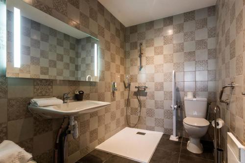 Hotel Happy - Location and Accessibility