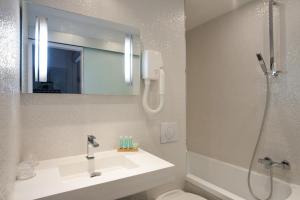 Hotel Ile De France Opera - Guest Ratings and Reviews