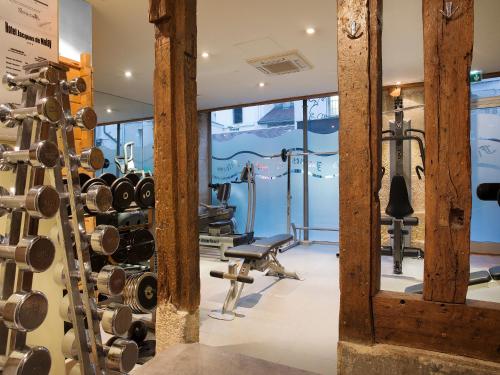 Hotel Jacques De Molay - Room Features and Amenities