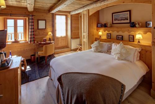 Hotel La Ferme Du Chozal, Traditional Chalet - Accommodation Options