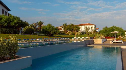 Hotel La Reserve - Overview of Hotel La Reserve