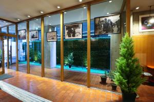 Hotel Landmark Umeda - Amenities and Services