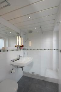 Hotel Le Relais Saint Charles - Room Types and Amenities