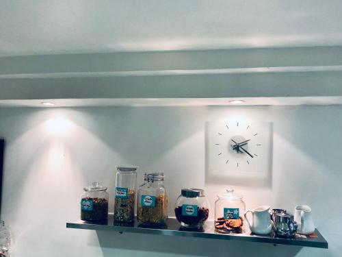 Hotel Le Saint-Hubert - Gare De Lyon Bastille - Cozy Rooms With En Suite Facilities