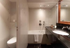 Hotel Left Bank Saint Germain - Amenities and Services Offered