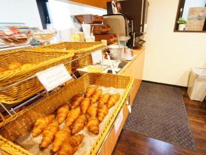 HOTEL LiVEMAX Osaka Dome Mae Hotel - Guest Ratings and Reviews