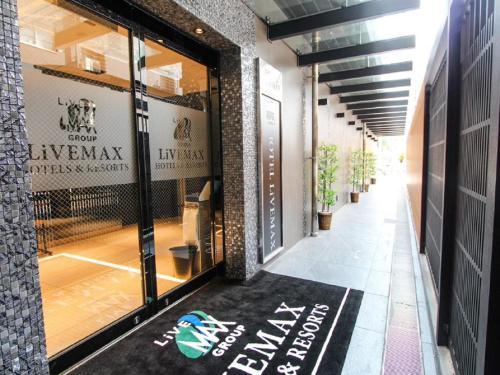 HOTEL LiVEMAX Osaka Honmachi - Guest Ratings and Review Insights