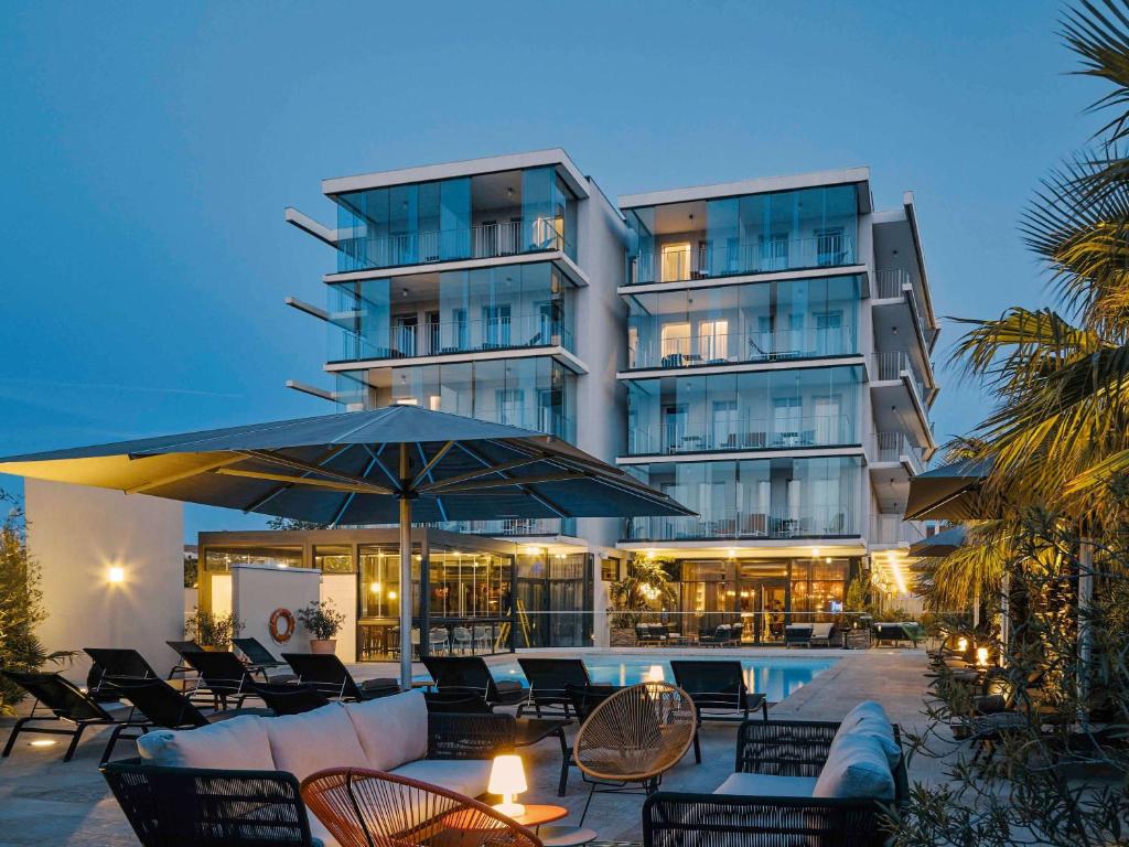 Hotel Mercure Toulon La Seyne-Sur-Mer - Nearby Attractions and Activities