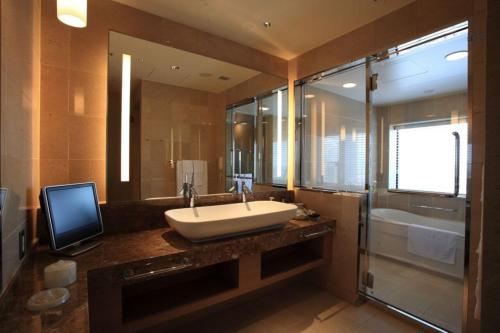 Hotel Monterey Grasmere Osaka - Guest Ratings and Feedback