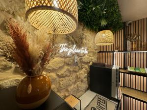 Hotel Nation Montmartre - Accommodations