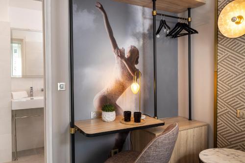 Hotel Nude Paris - Color Vision - Guest Experience and Ratings