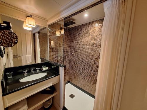 Hotel Odeon Saint-Germain - Amenities and Facilities