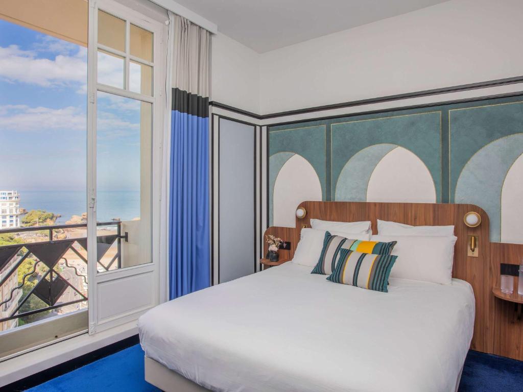 Hotel Plaza Biarritz Plage - Handwritten Collection - Ideal Location and Accessibility