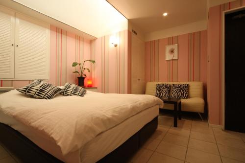 HOTEL Q - Good To Know