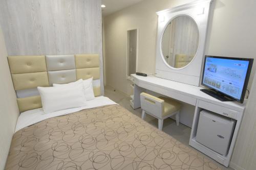HOTEL RELIEF Sapporo Susukino - Room Amenities
