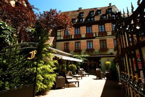 Hotel Restaurant Le Maréchal - Teritoria - Accommodations and Amenities