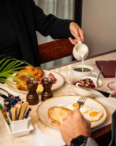 Hotel Saint London - Accommodation Options