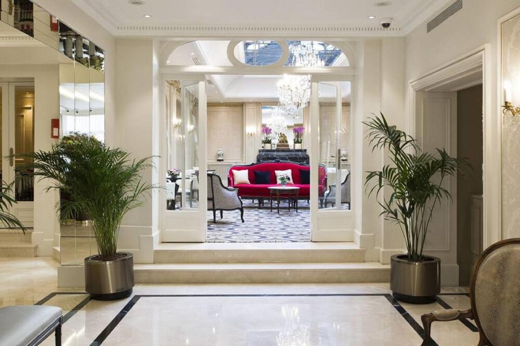 Hotel Saint-Petersburg Opera & Spa - Room Amenities and Comfort