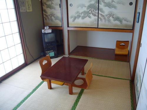 Hotel Sankyu - Room Amenities and Features