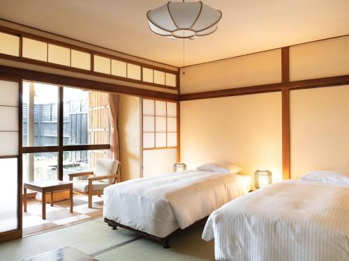 HOTEL SHIRAHAMAKAN - Accommodation Features