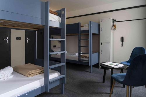 Hotel SUB - Nearby Attractions and Accessibility