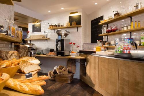 Hotel The Black Cat - Amenities and Services Offered