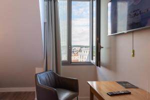 Hotel Versailles Chantiers - Facilities and Amenities
