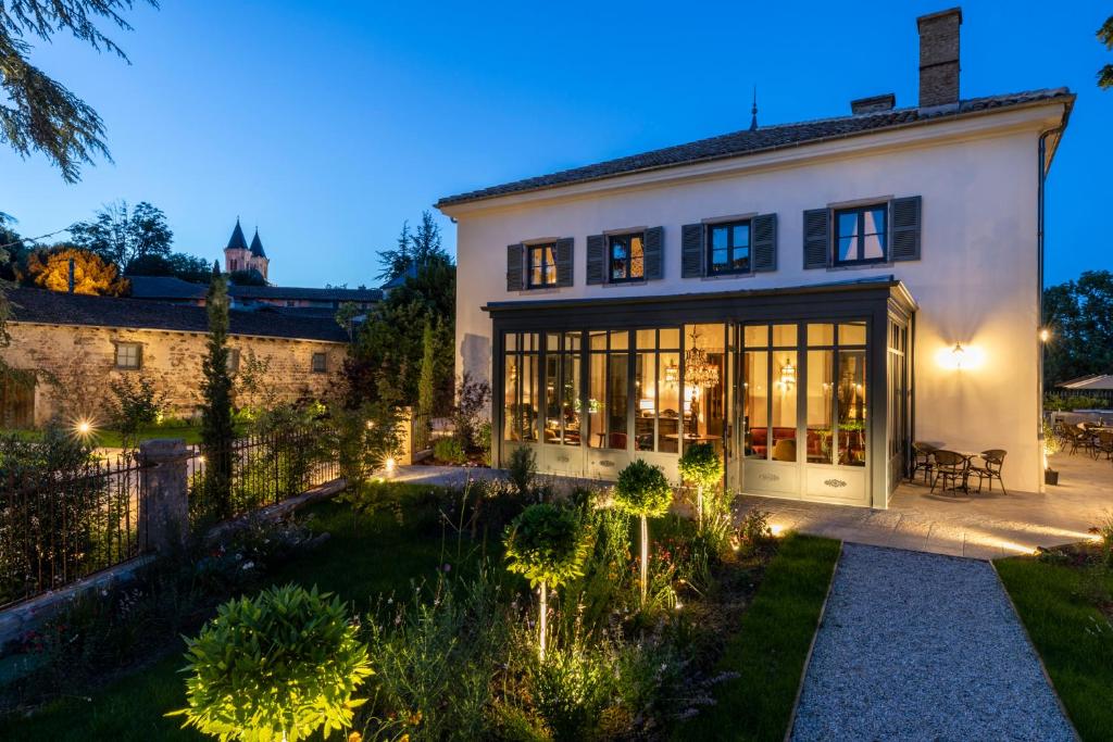 Hotel Villa Alexandre - Accommodations and Amenities