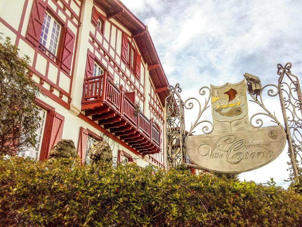Hotel Villa Catarie - Location and Accessibility