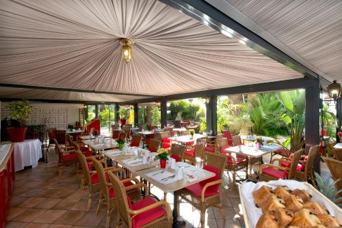 Hotel West End Promenade - Dining Options at the Hotel