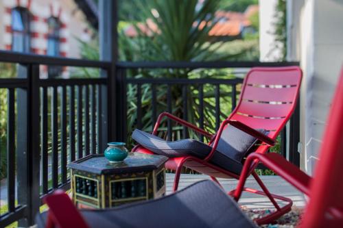 Hotel Winter Town - Room Options and Features