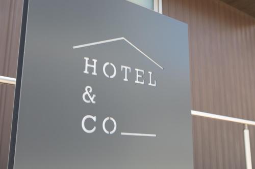 HOTEL&CO - Location and Accessibility