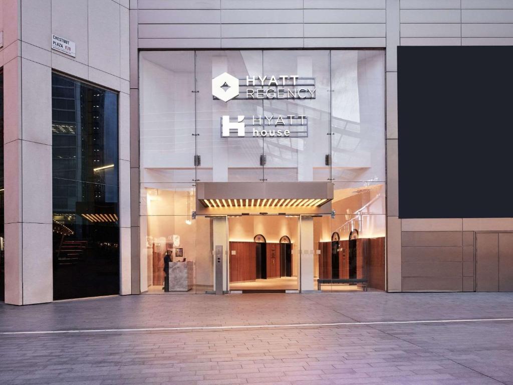 Hyatt Regency London Stratford - Facilities and Amenities