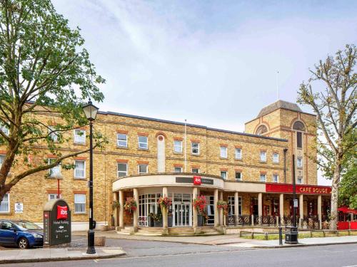 Ibis London Greenwich - Amenities and Services