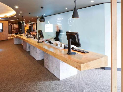 Ibis London Heathrow Airport - Amenities and Services