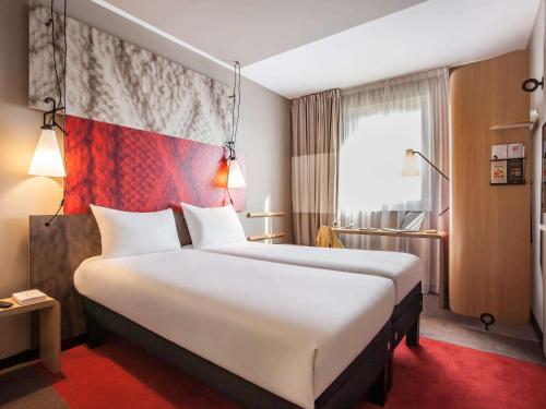Ibis Manchester Centre 96 Portland Street - Modern Facilities