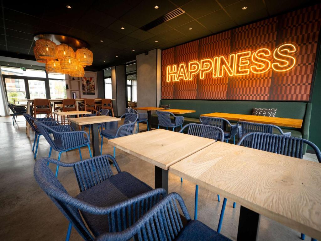 Ibis Styles Dijon Nord Valmy - Spacious and Clean Rooms