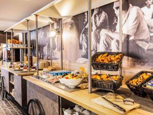 Ibis Styles Paris Mairie De Clichy - Location and Accessibility