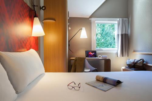 Ibis Velizy Jouy-En-Josas - Location and Accessibility