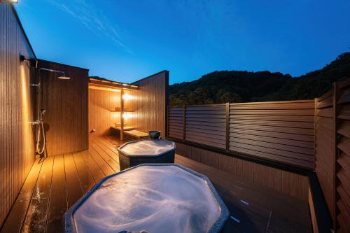 Jiangtou Hot Spring Gold Spring Canyon - Accommodation Options