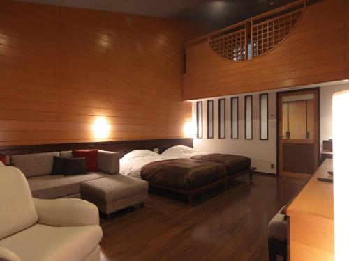 Jozankei Tsuruga Resort Spa Mori No Uta Review - Accommodations and Amenities