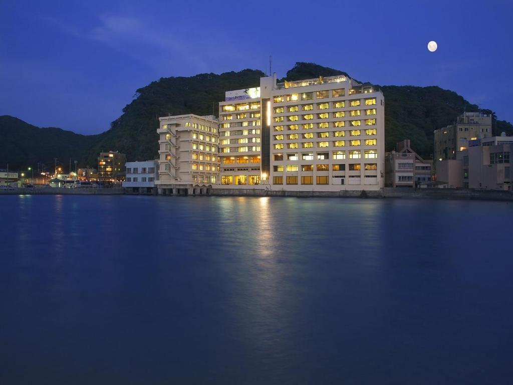 Where to Stay in Kominato Onsen, Kamogawa? 3 Best Hotels
