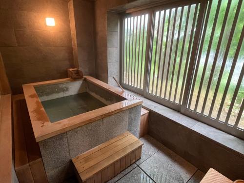 Kuriya Suizan Review - Location and Accessibility