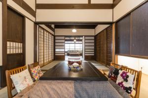 Kyoto Machiya Stay En, a Traditional Townhouse in Kyoto - Accommodation and Amenities