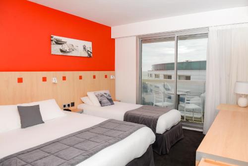 Kyriad Prestige Les Sables D'olonne - Beach - Conference Center - Amenities and Services