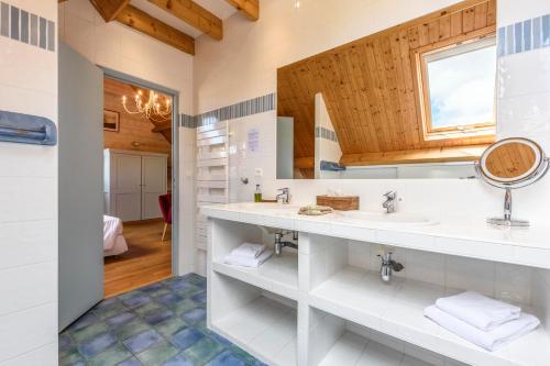 La Désirade - Hotel, Spa & Restaurant - Location and Accessibility